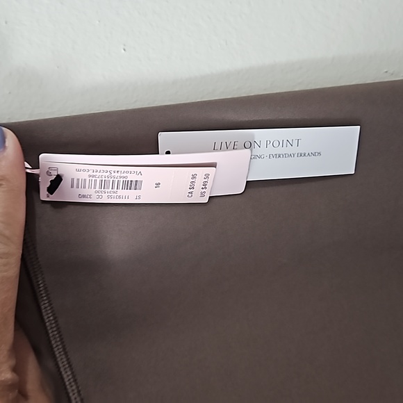 Victoria's Secret Live On Point Leggings! - Picture 4 of 7